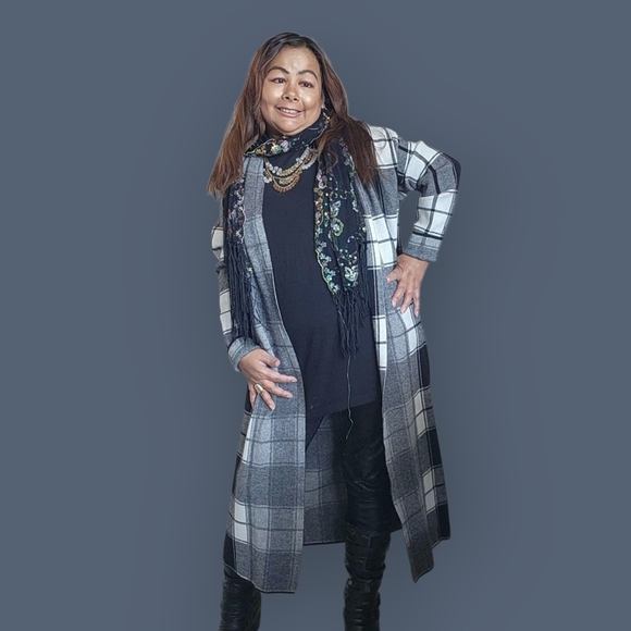 Chic Black Sequin Scarf with Multicolor Accents - Picture 9 of 9